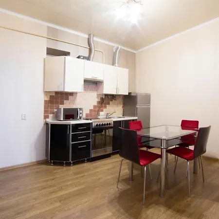 на вірменській3 з 2спальні та кухня Apartment